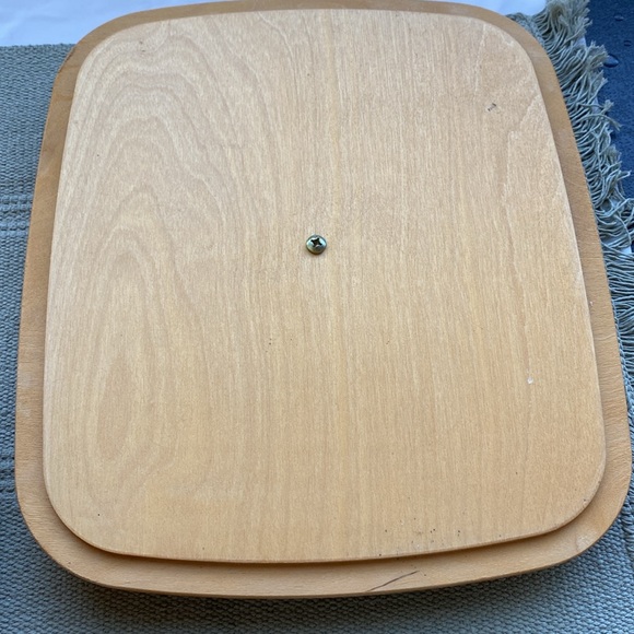 Peterboro Two-Pie Basket with Solid Lid and Tray - Picture 8 of 12